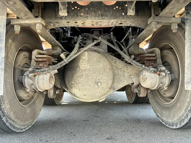 Isuzu GIGA 69