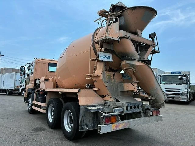 Isuzu GIGA 5