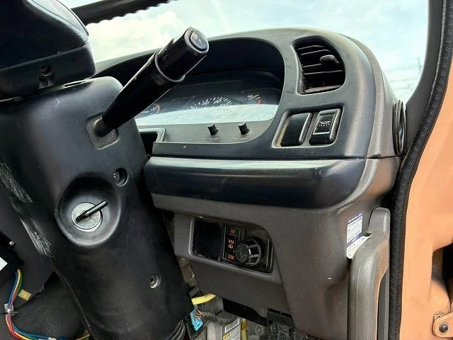 Isuzu GIGA 40