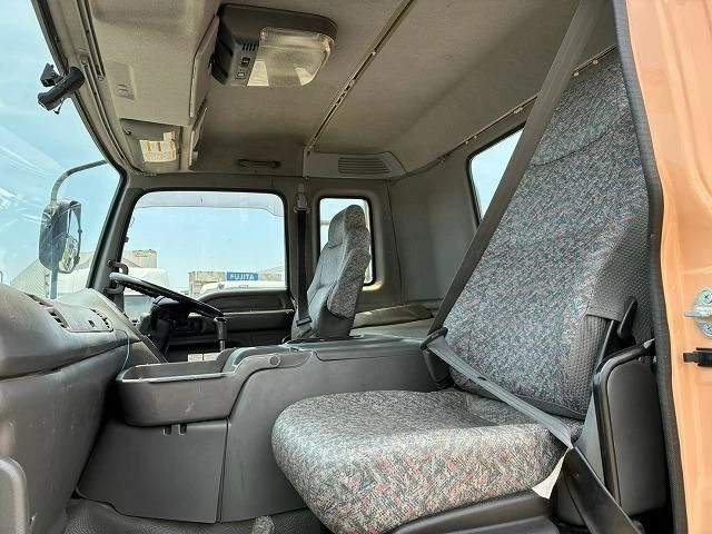 Isuzu GIGA 33