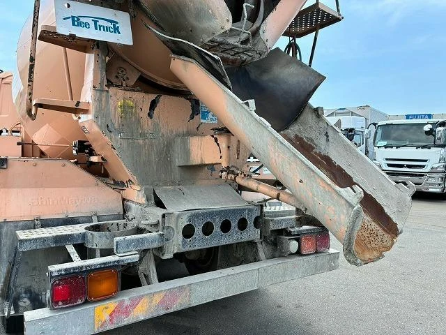 Isuzu GIGA 16