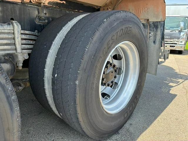 Isuzu GIGA 64