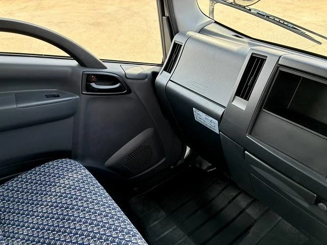 Isuzu ELF 49