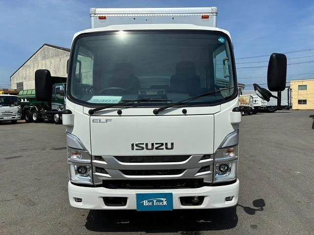Isuzu ELF 12