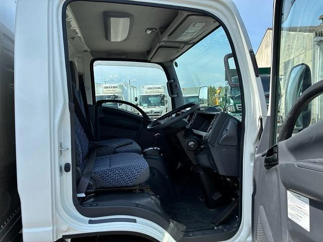 Isuzu ELF 29