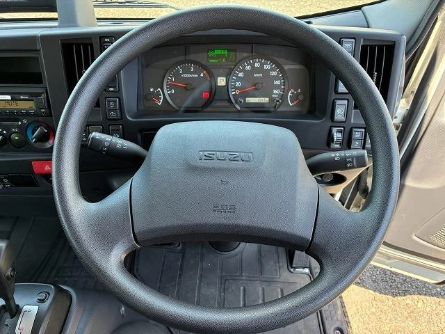 Isuzu ELF 31