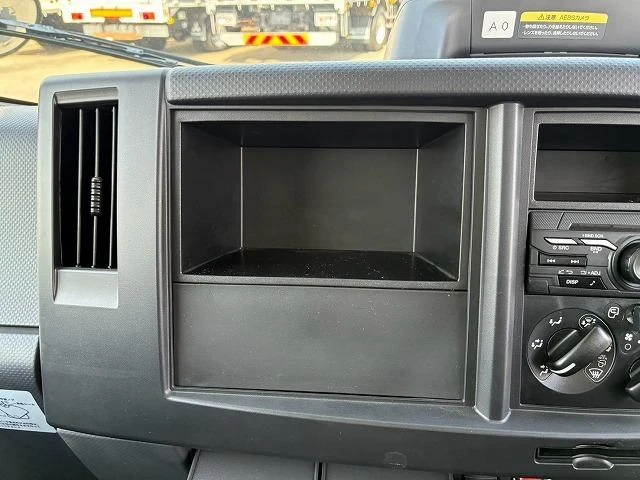 Isuzu ELF 44