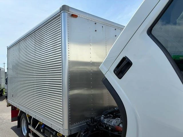 Isuzu ELF 15
