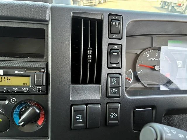 Isuzu ELF 41