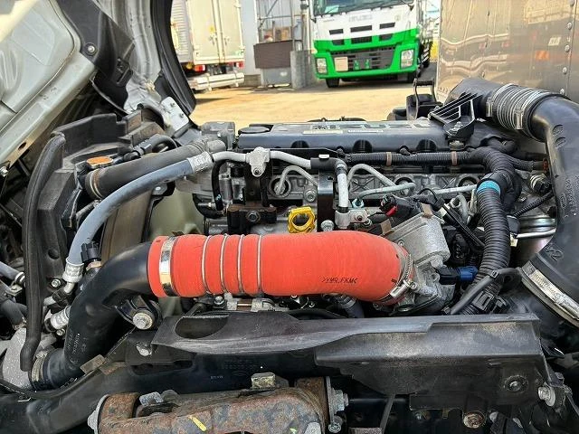 Isuzu ELF 58