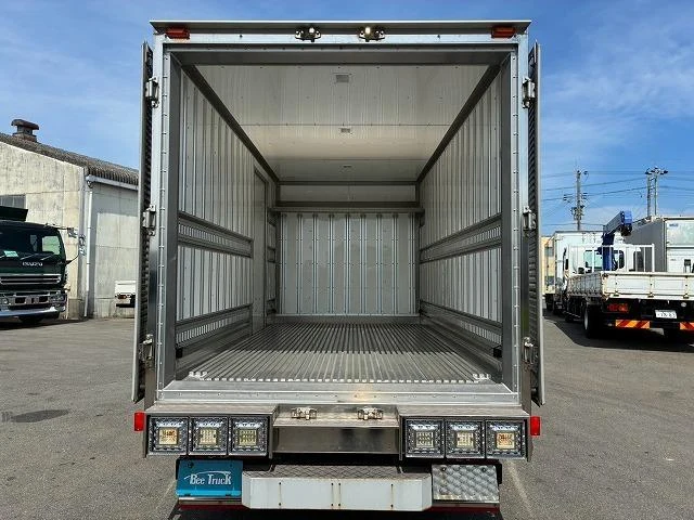 Isuzu ELF 20