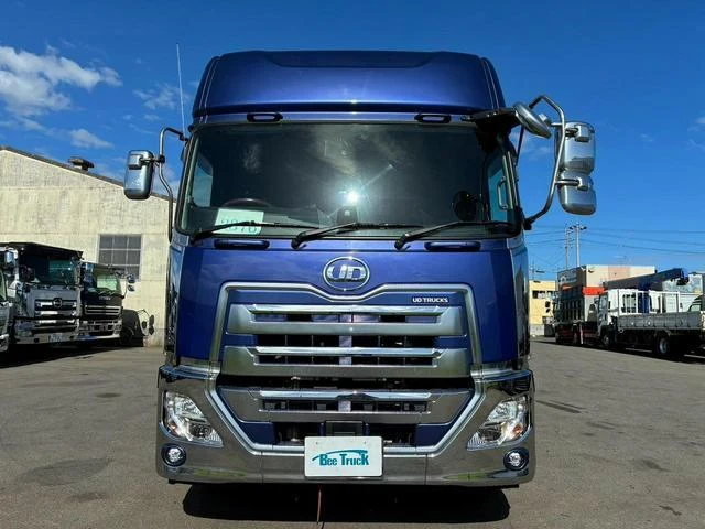 UD Trucks QUON 8