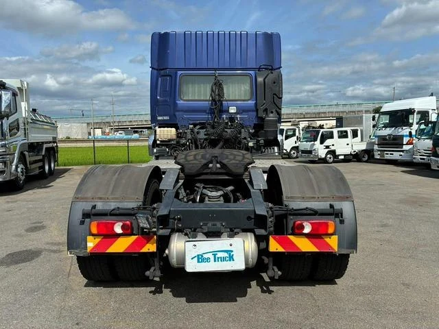 UD Trucks QUON 11