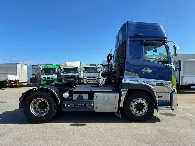 UD Trucks QUON 10