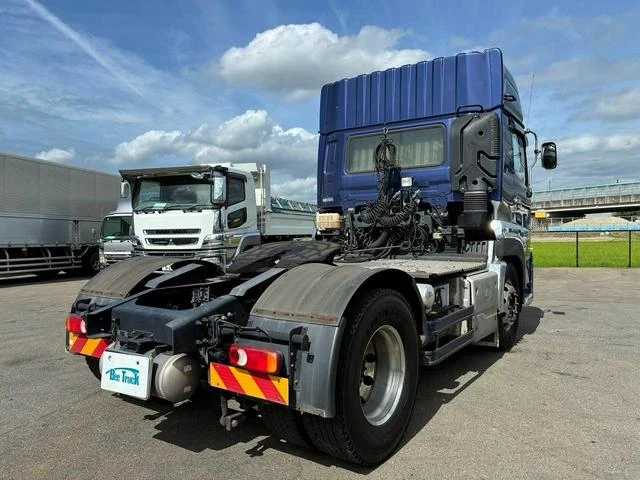 UD Trucks QUON 7