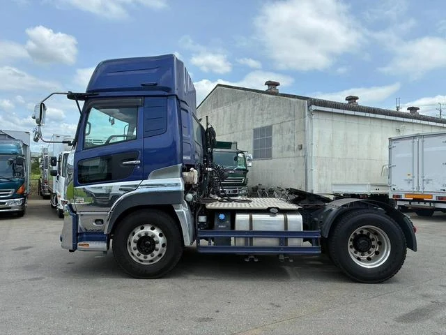 UD Trucks QUON 9