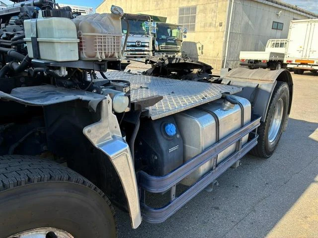 UD Trucks QUON 21