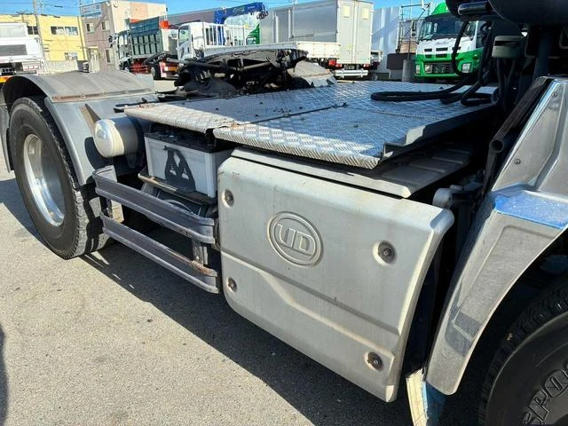 UD Trucks QUON 22