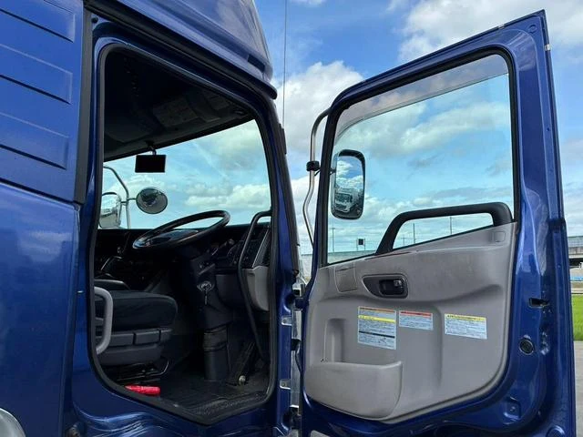 UD Trucks QUON 42