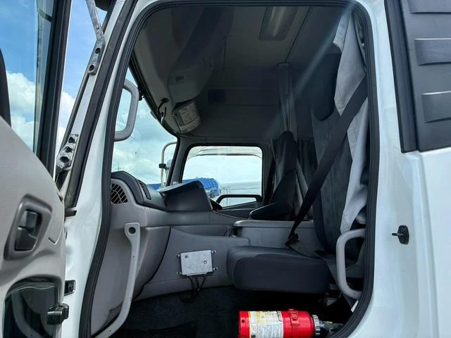 UD Trucks QUON 23