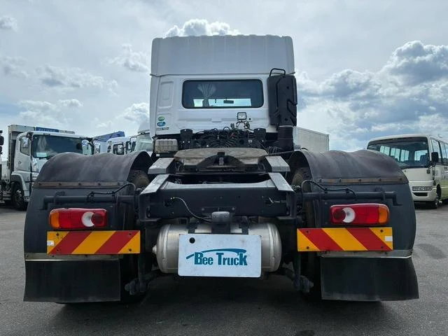 UD Trucks QUON 11