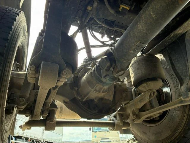 UD Trucks QUON 51