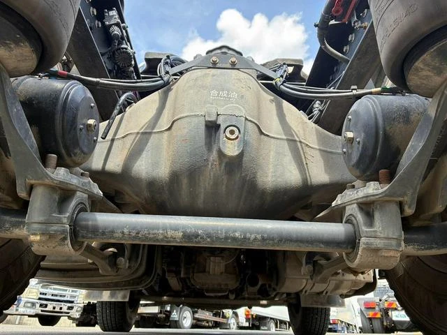 UD Trucks QUON 52