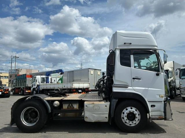 UD Trucks QUON 9