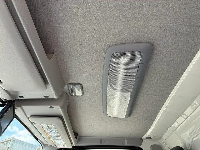 Isuzu ELF 32