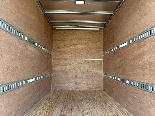 Isuzu ELF 17
