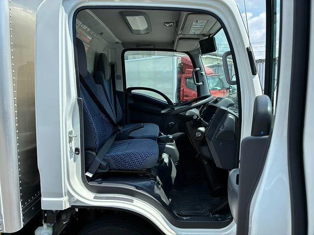 Isuzu ELF 19