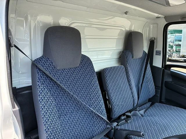 Isuzu ELF 29