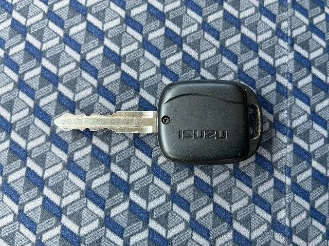 Isuzu ELF 56