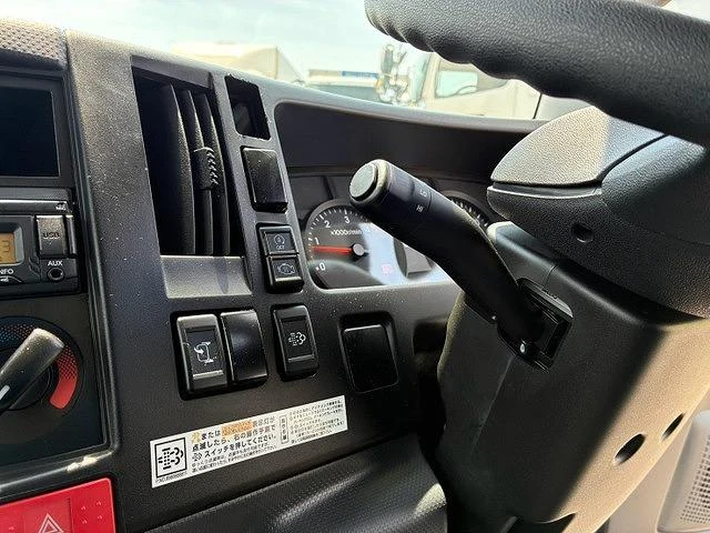 Isuzu ELF 25