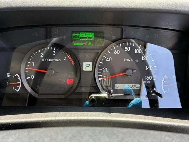 Isuzu ELF 22