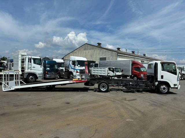 Isuzu ELF 15