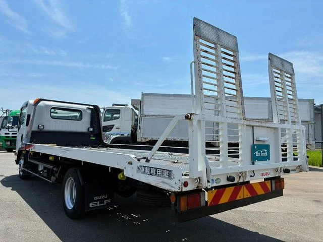 Isuzu ELF 11
