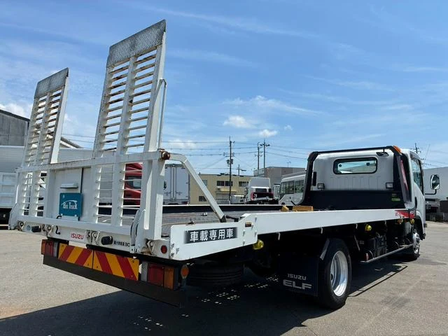 Isuzu ELF 13