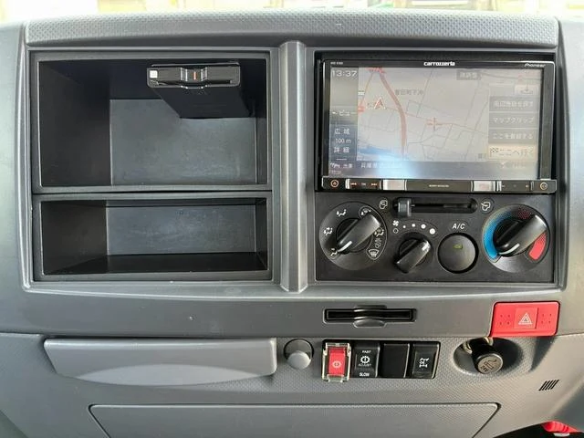 Isuzu ELF 49