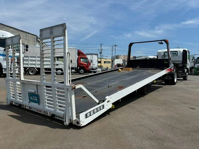 Isuzu ELF 7