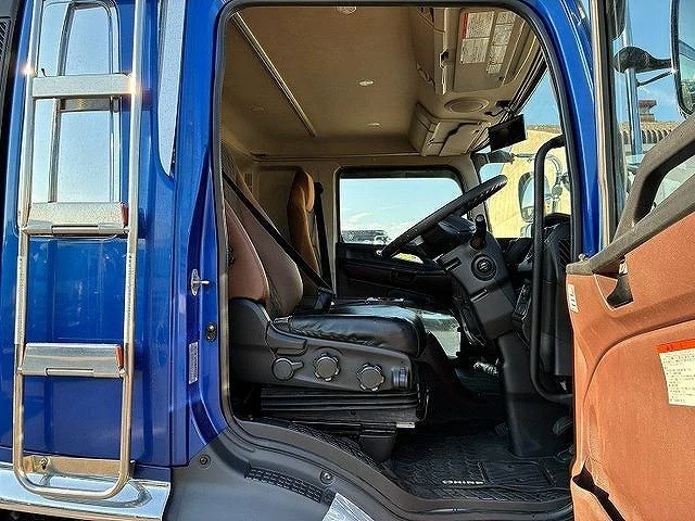 Hino RANGER 27