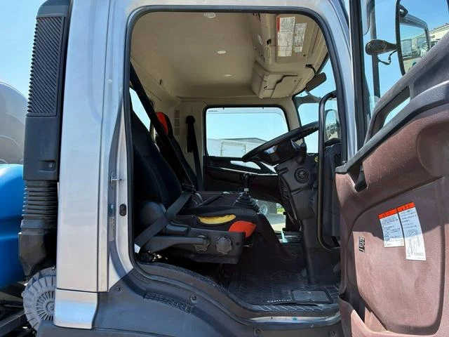 Hino RANGER 32