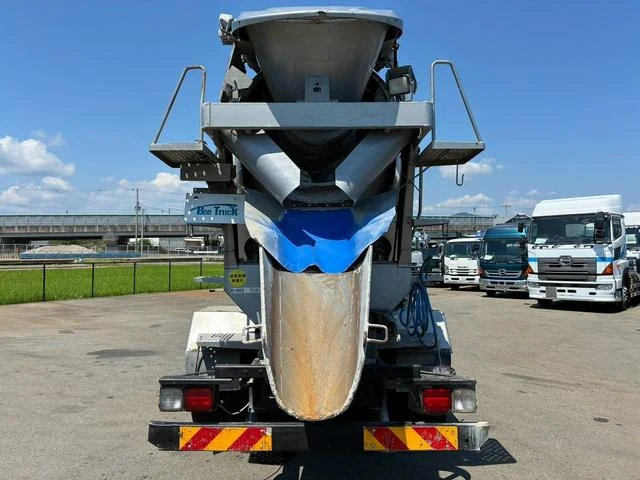 Hino RANGER 13