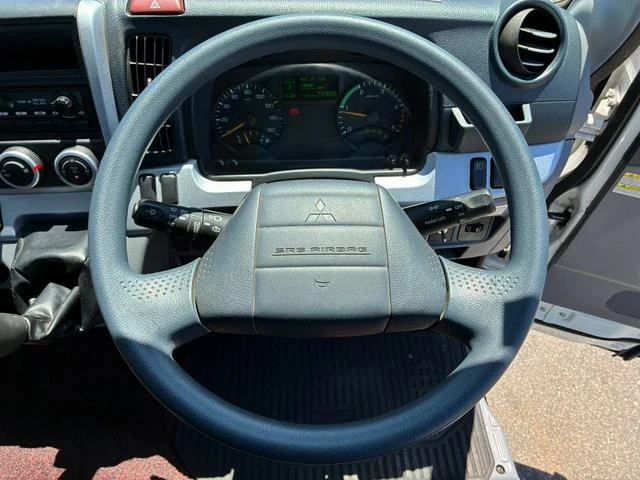 Mitsubishi Fuso CANTER 23