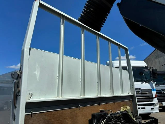 Mitsubishi Fuso CANTER 13