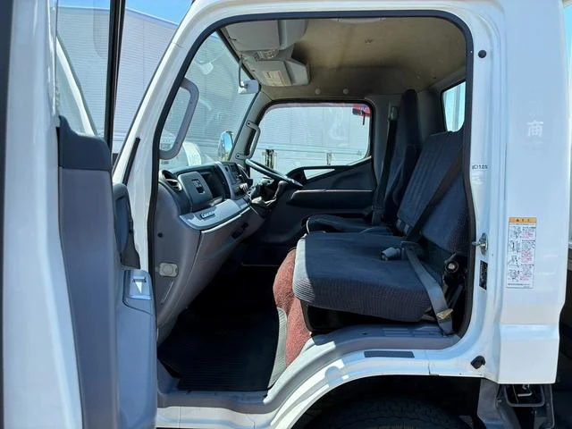 Mitsubishi Fuso CANTER 22