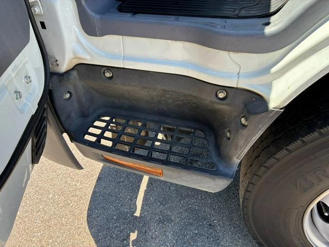 Mitsubishi Fuso CANTER 39