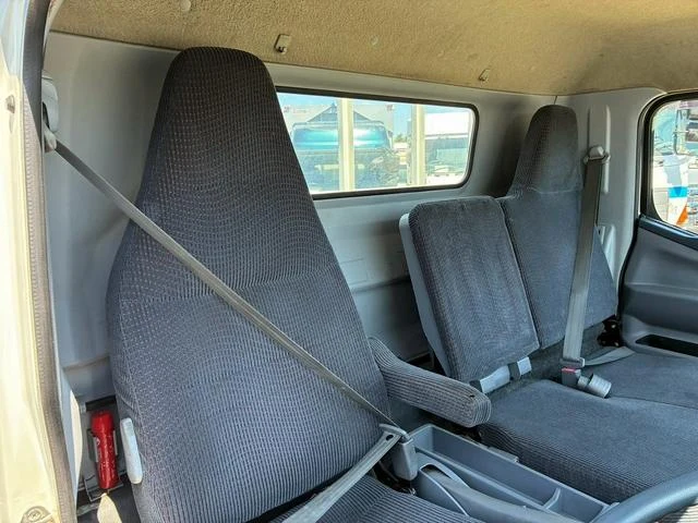 Mitsubishi Fuso CANTER 30