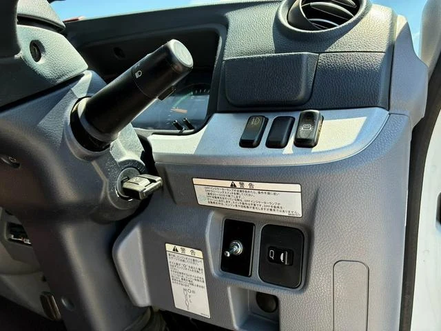 Mitsubishi Fuso CANTER 26