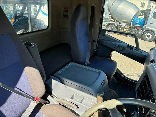 Mitsubishi Fuso FIGHTER 40